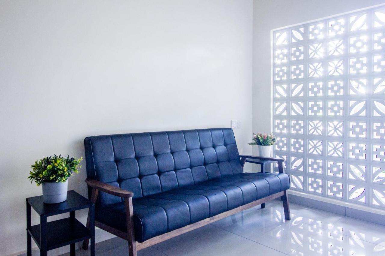 Explore 5Br Gardenhouse Retreats Butterworth Exterior foto