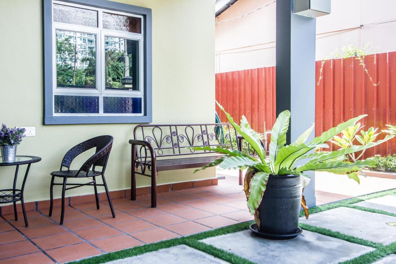 Explore 5Br Gardenhouse Retreats Butterworth Exterior foto