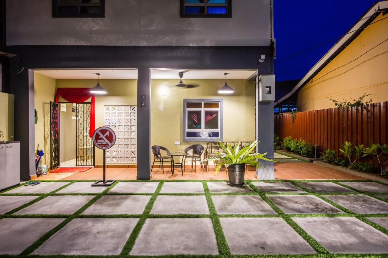 Explore 5Br Gardenhouse Retreats Butterworth Exterior foto