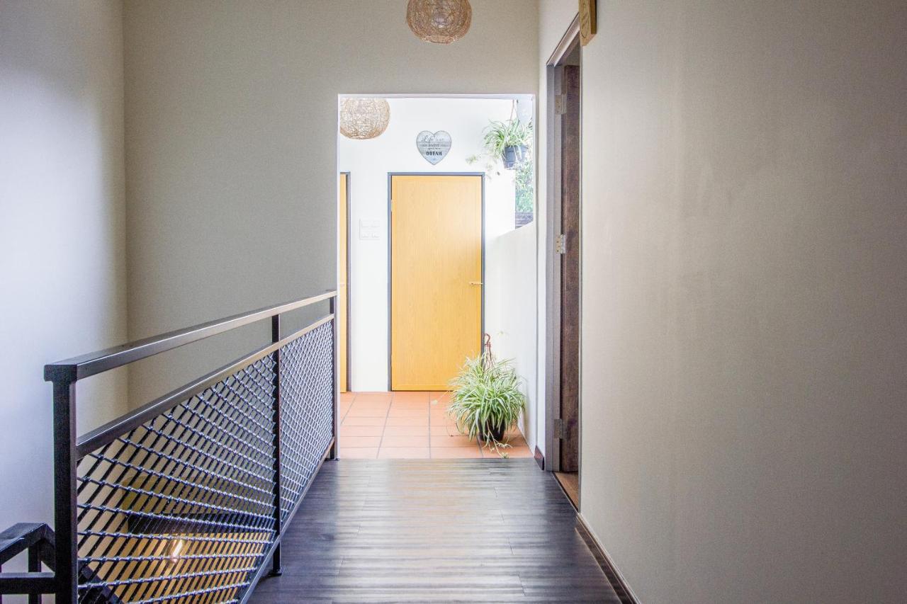 Explore 5Br Gardenhouse Retreats Butterworth Exterior foto